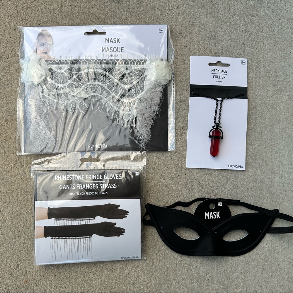 Halloween Black and White Lace Face Mask Set